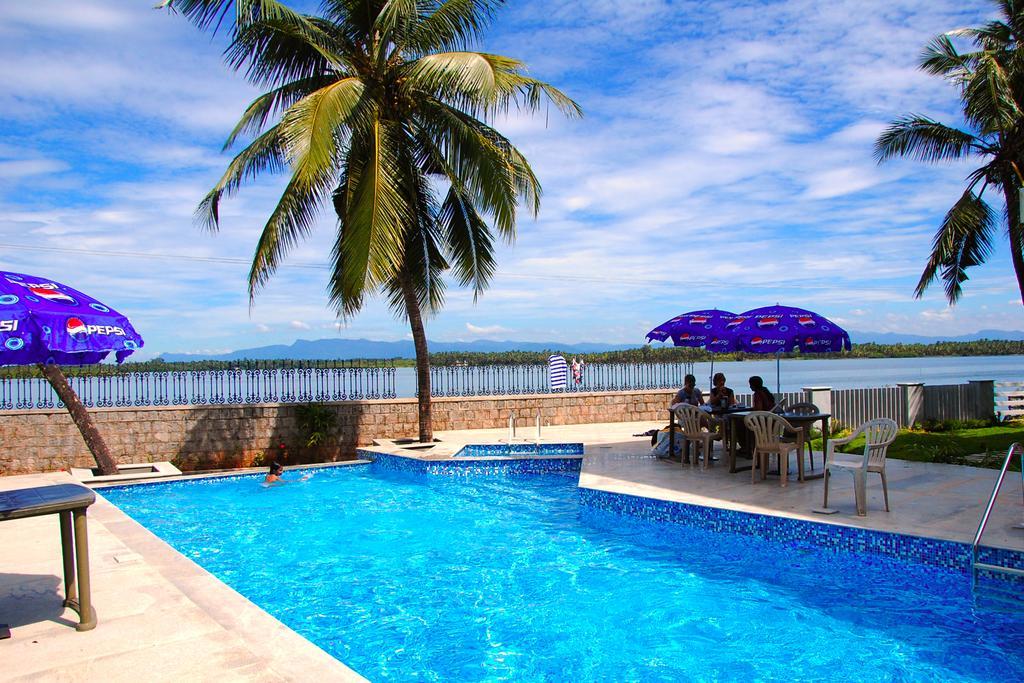 Blue Waters Hotell Kundapur Eksteriør bilde