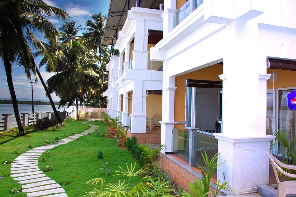 Blue Waters Hotell Kundapur Eksteriør bilde